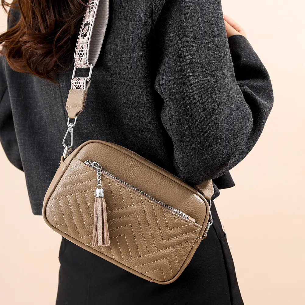 Classic Embroidered Thread Square Satchel Quilted Shoulder Bag Genuine Leather Camera Bags Retro Guitar Strap Mobile Phone Pouch