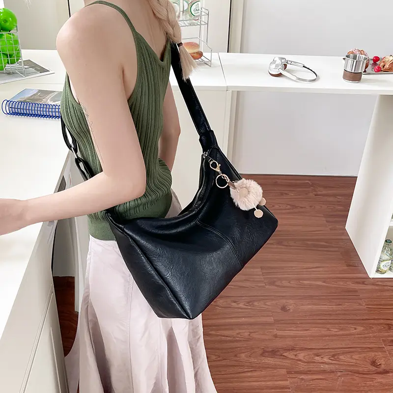 Women Leather Underarm Pouch Crescent Shoulder Bag Slouchy Crossbody Purse Top-Handle Bag Trendy Girls Retro Underarm Pouch