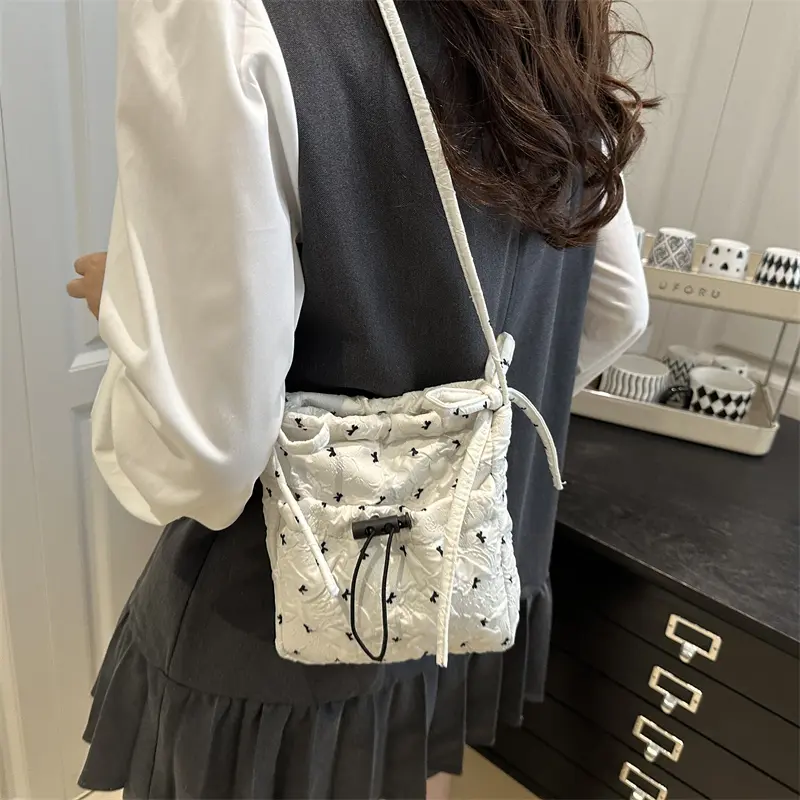 Girls Cute Bow Crossbody Bags Pleated Hobo Shoulder Bag Nylon Mobile Phone Pouch Women Nylon Sling Bag Casual Small Wallet