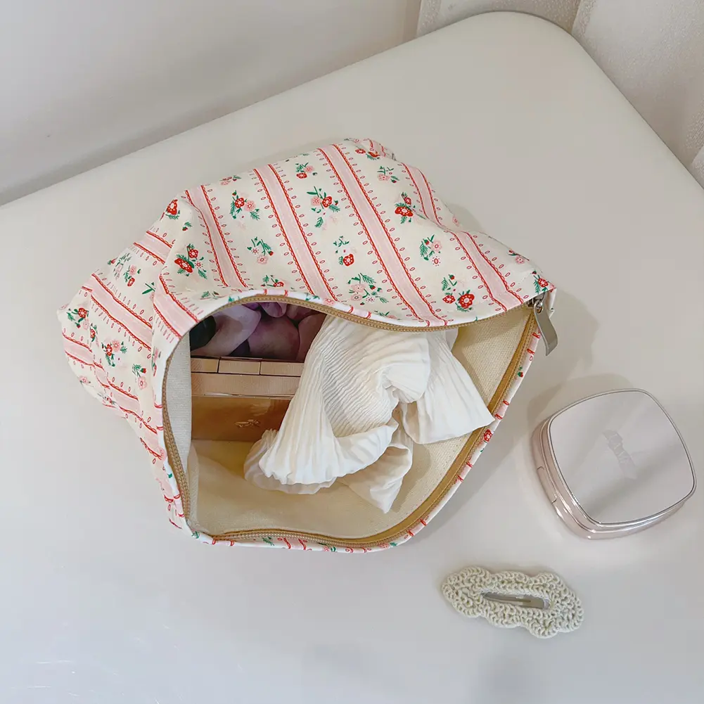 Floral Makeup Pouch for Women's Cotton Toiletry Storge Bags Japanese Aesthetic Travel Cosmetic Bags Ladies Skincare Clutch Purse