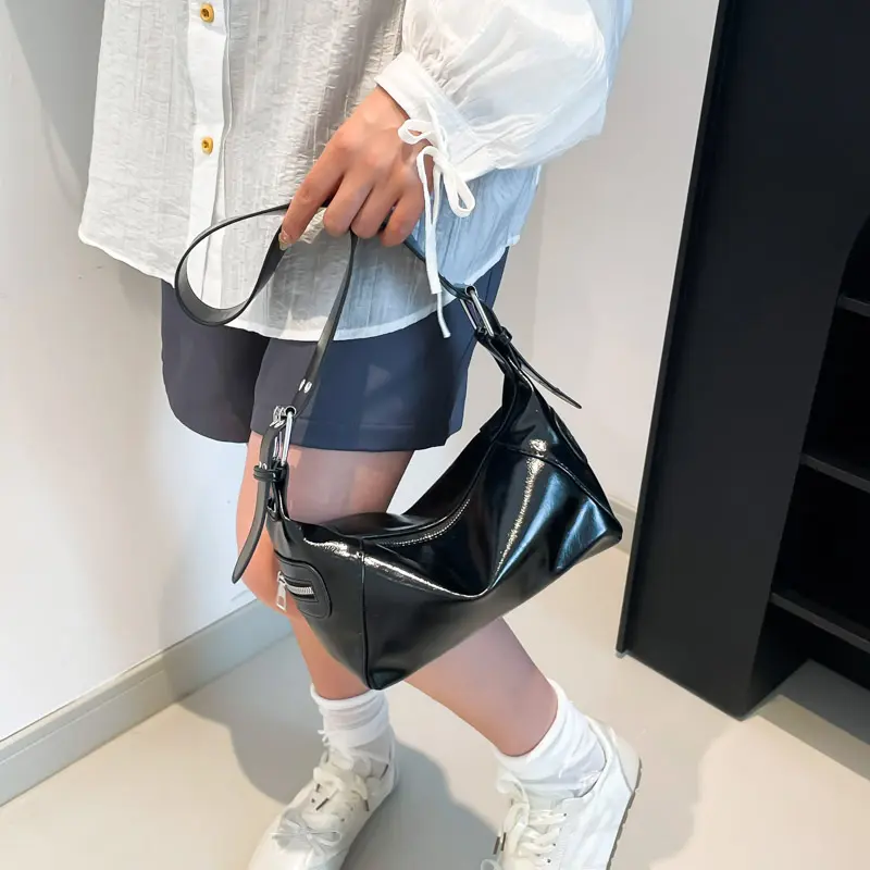 Women Glossy Leather Shoulder Bag Designer Luxury Bag Vintage Cresent Underarm Pouch Ladies Casual Crossbody Bags Hobo Handbag