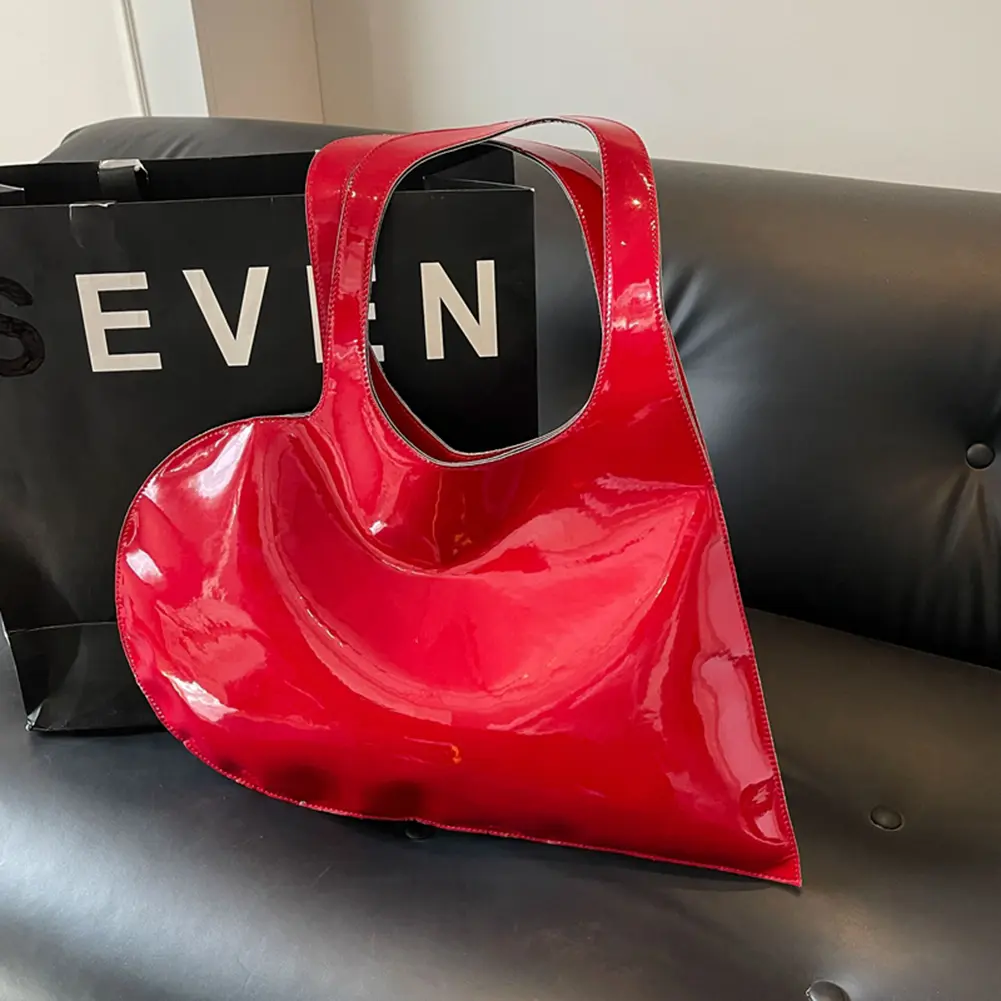 Bright PU Leather Shoulder Bag For Women's Large Peach Heart Tote Hndbag Female Red Black Luxury Design Love Shaped Underarm Bag