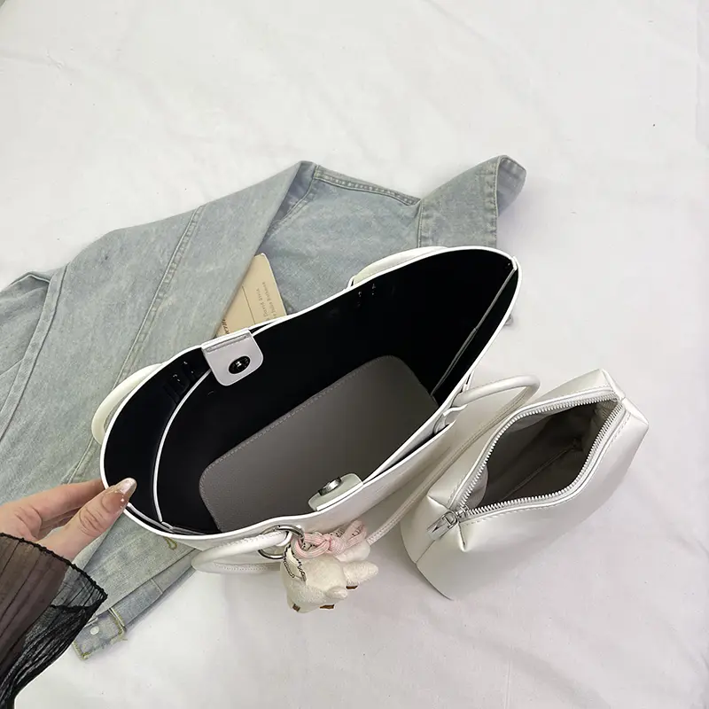 Women Leather Tote Bag with Bear Pendant Lightweight Travel Handbags Large Capacity Work Shopping Shoulder Bag with Purses