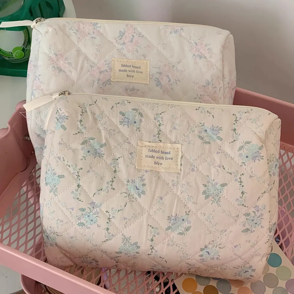 Women Travel Makeup Cosmetic Case Large Capacity Quilted Checkered Makeup Bag Lady Makeup Bag Purse for Cosmetics Makeup Brushes