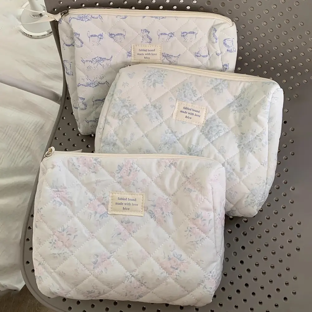 Women Travel Makeup Cosmetic Case Large Capacity Quilted Checkered Makeup Bag Lady Makeup Bag Purse for Cosmetics Makeup Brushes