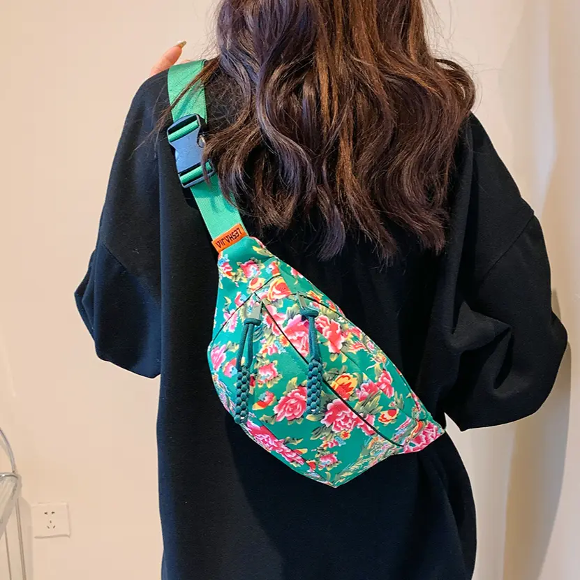 Vintage Flower Soft Waist Pouch 2024 Fashion Nylon Cloth New Crescent Chest Bag Ladies Lightweight Sling Bag Outdoor Fanny Packs