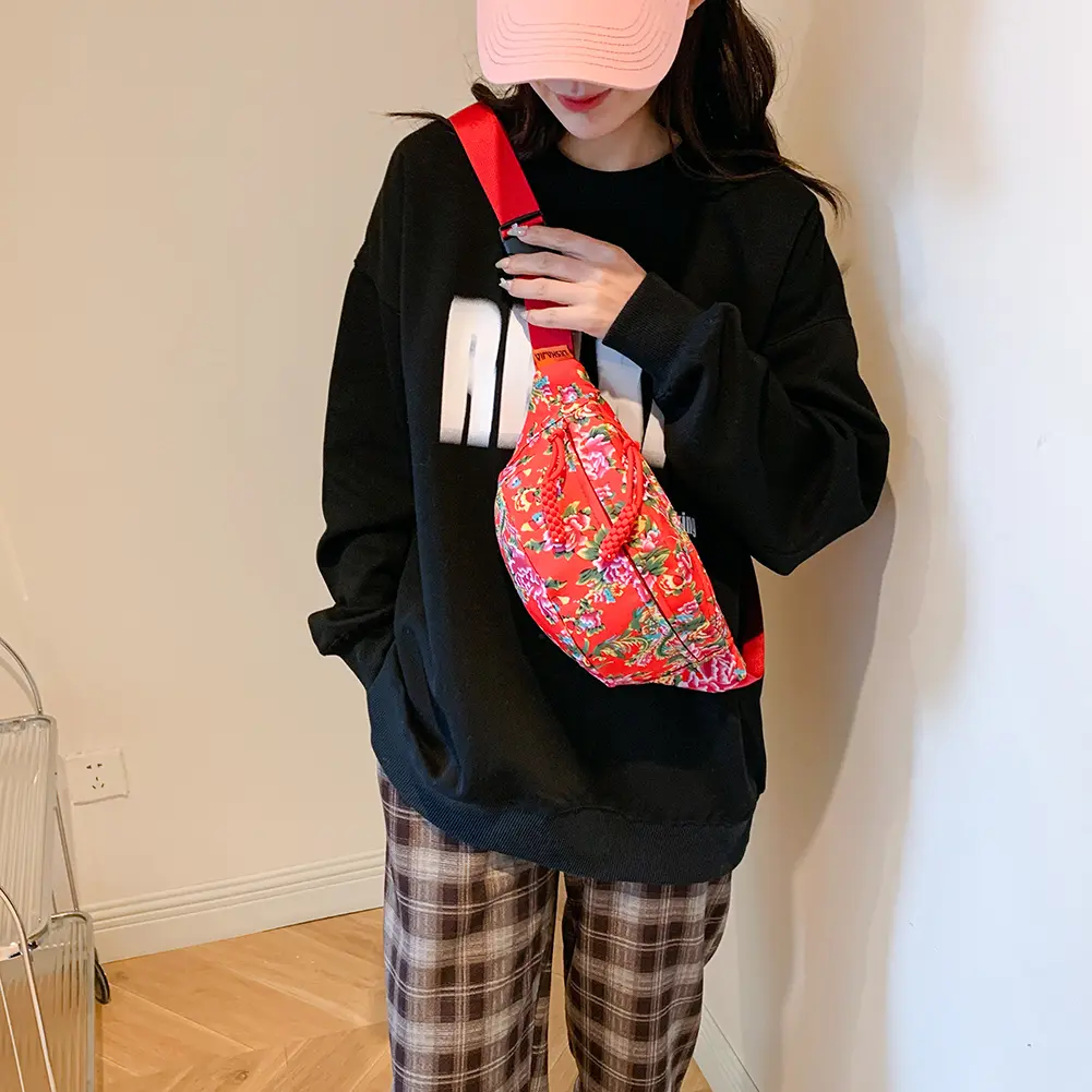 Vintage Flower Soft Waist Pouch 2024 Fashion Nylon Cloth New Crescent Chest Bag Ladies Lightweight Sling Bag Outdoor Fanny Packs