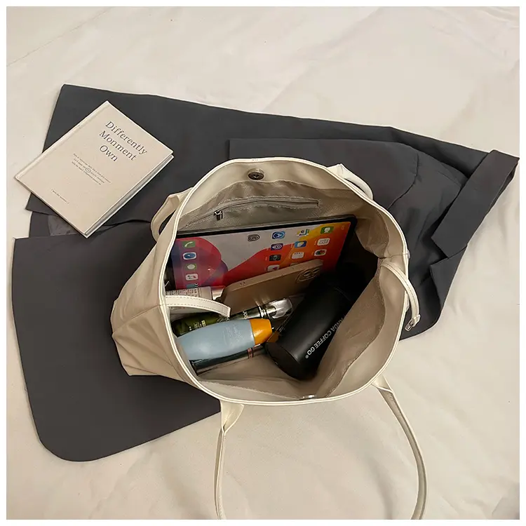 Women Vintage Shoulder Bag with Bow Lace Pendant Retro Hobo Handbag PU Leather Trendy Tote Bag Travel Shopping Underarm Pouch