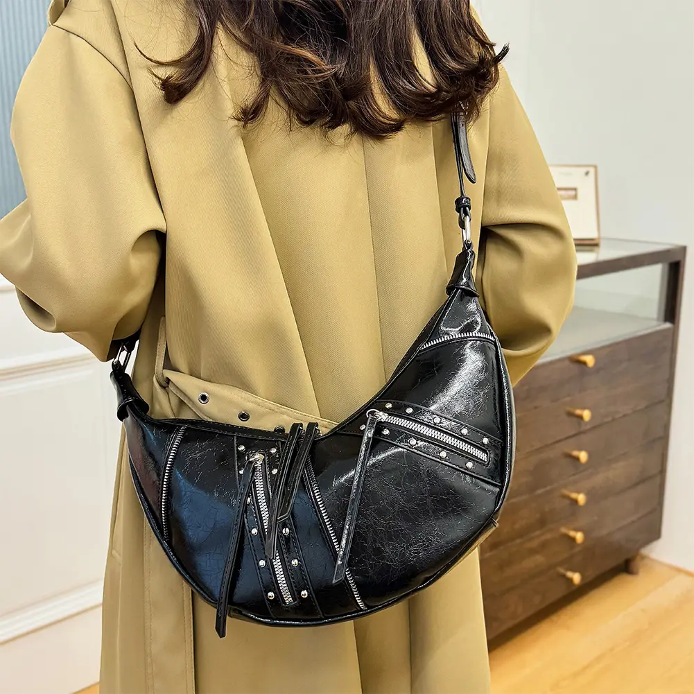 Vintage PU Leather Crescent Bag Y2K Women's Shoulder Bag with Inner Pocket Large Capacity Crossbody Bag Punk Style Messenger Bag