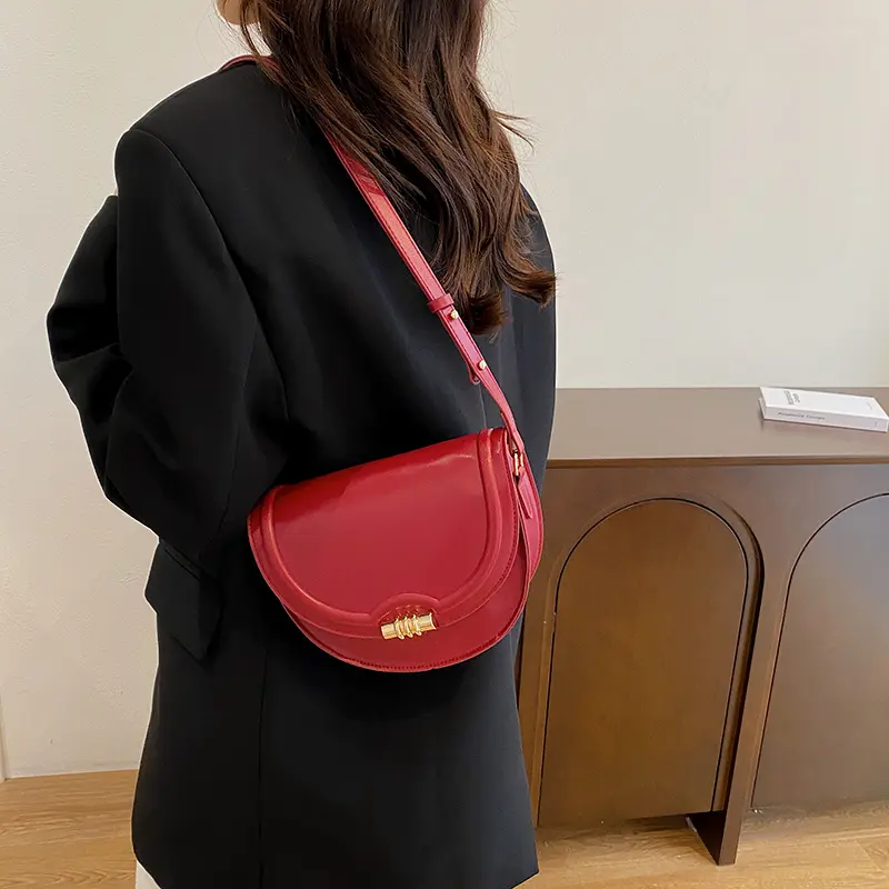 Small Saddle Purse for Women with Adjustable Strap Shoulder Bag PU Leather Solid Color Crossbody Purse for Work Travel