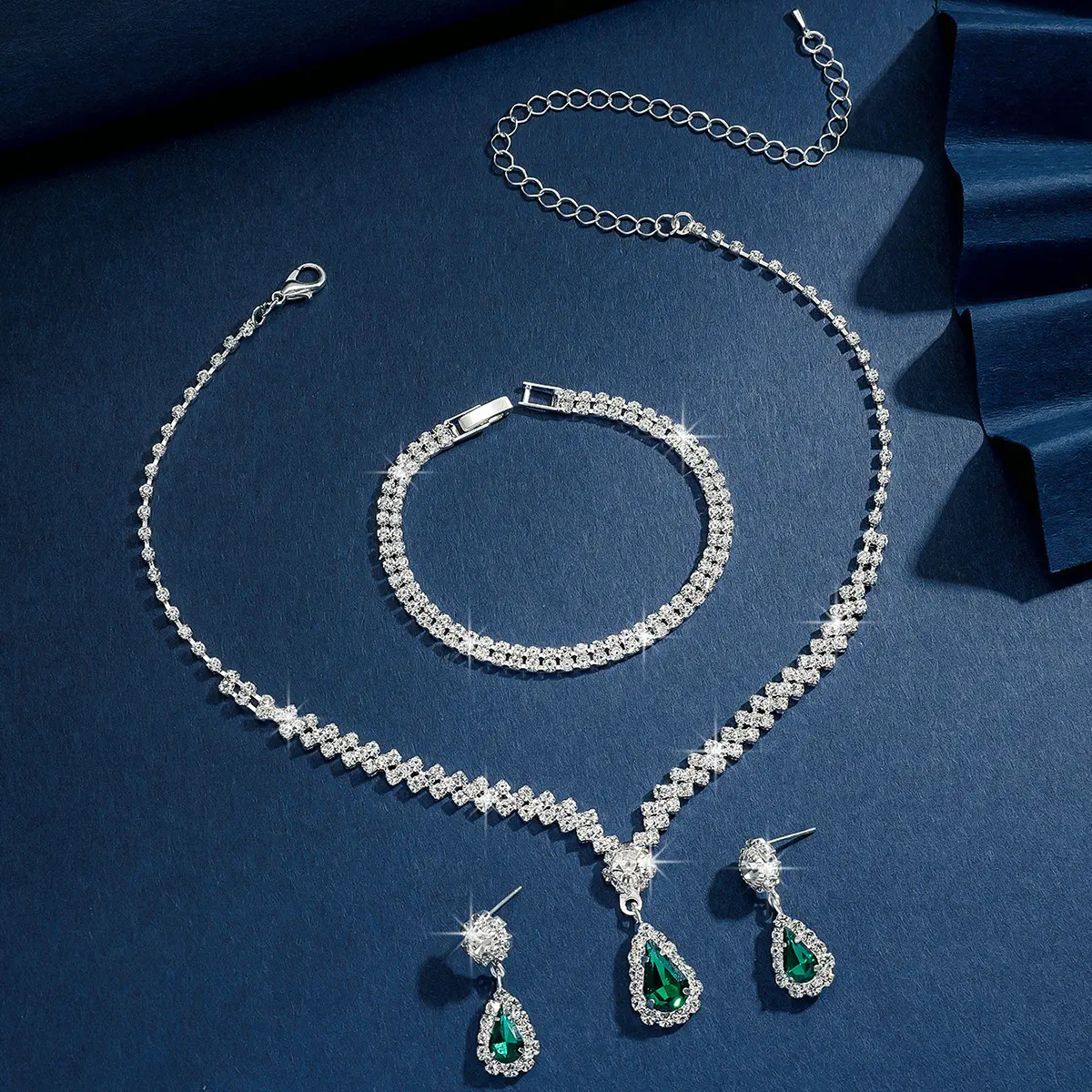 4PC Women's Fashion Simple Necklace Earrings Bracelet Jewelry Set Suitable for Wedding, Party, Festival Gifts