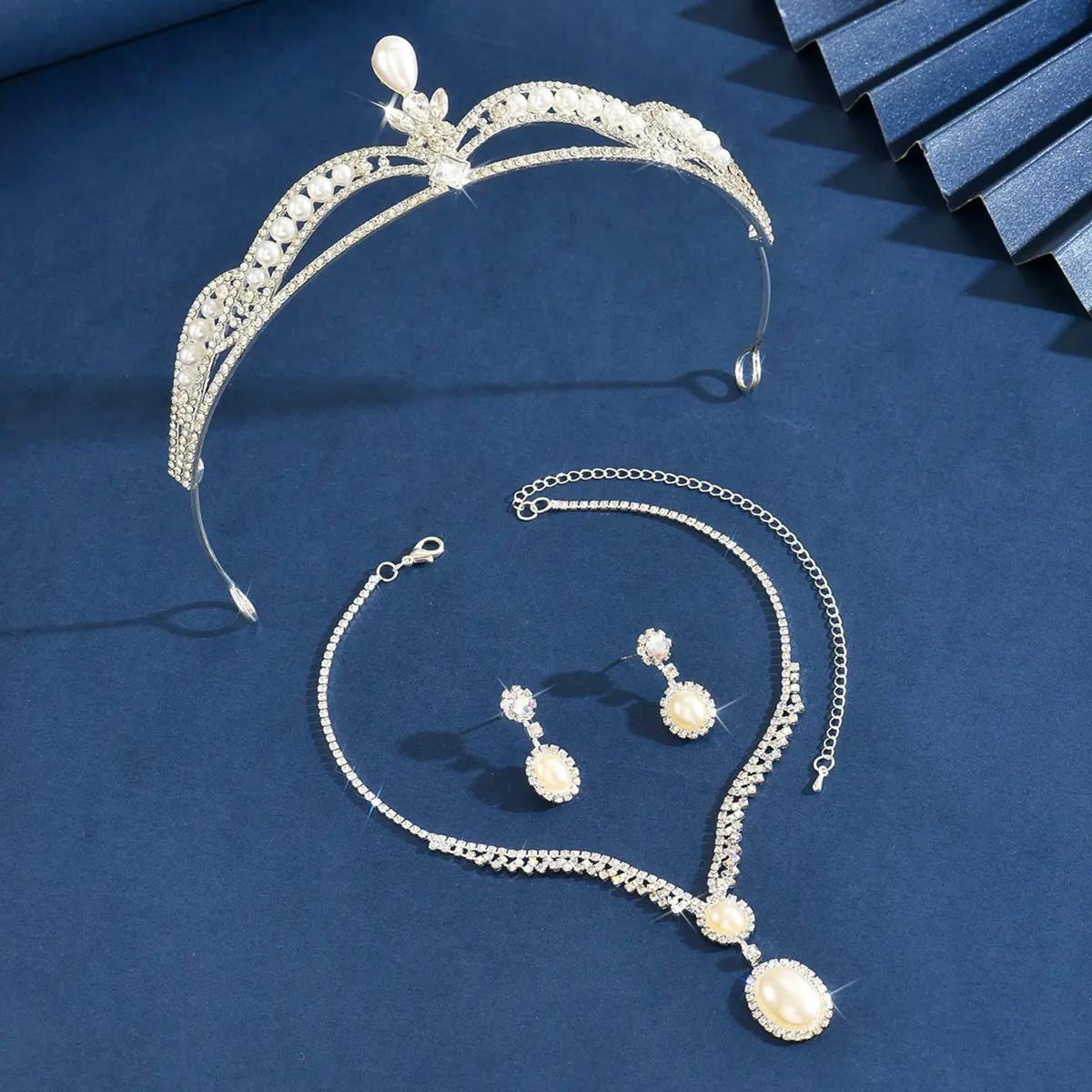Ladies' fashion design, geometric circular necklace, earrings, crown jewelry set, wedding party, holiday gift