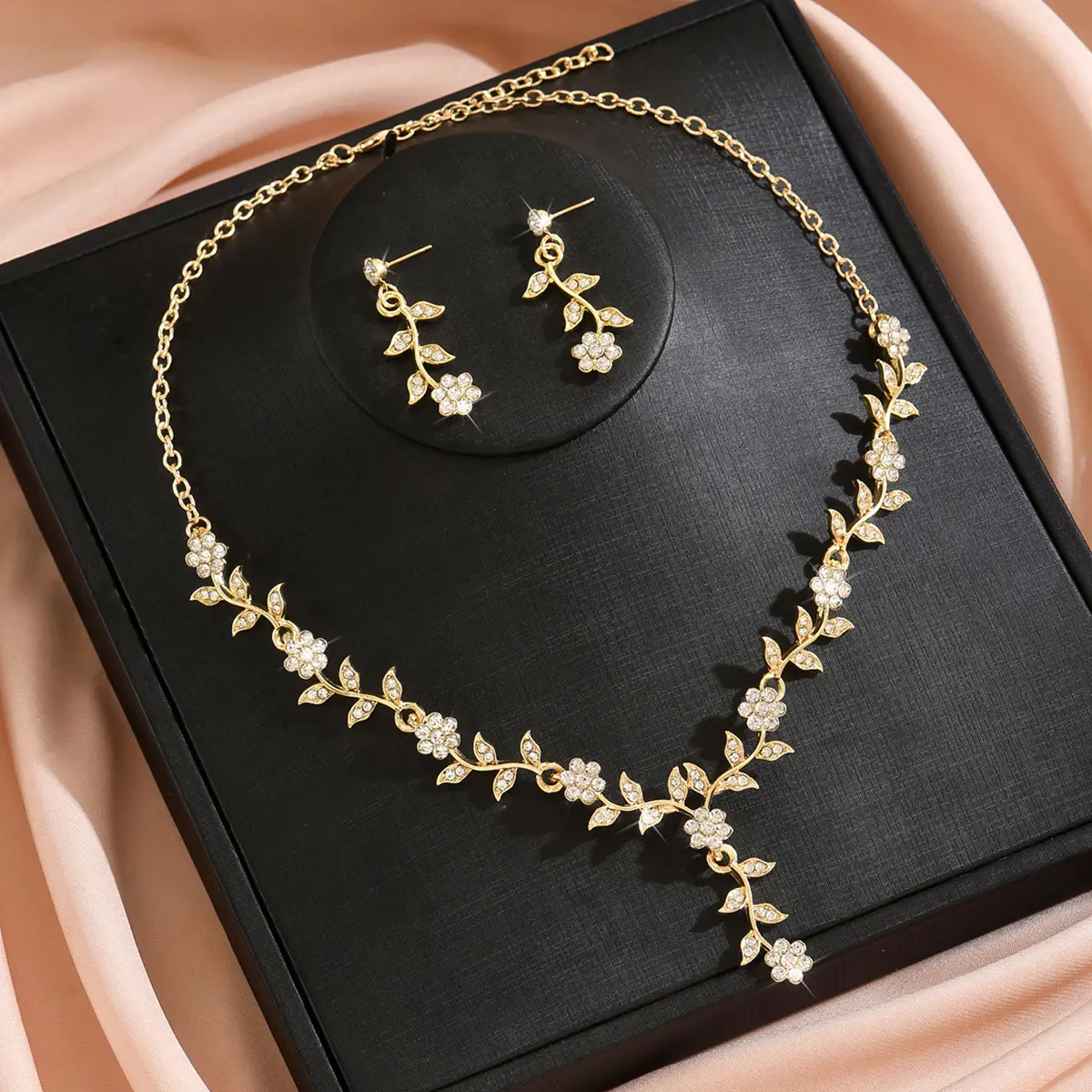 3PC Women's Fashion Design Flower Necklace Earrings Jewelry Set Suitable for Wedding, Party, Festival Gifts