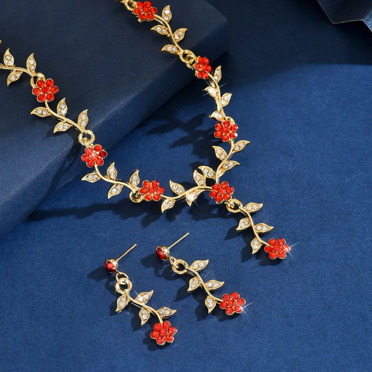 3PC Women's Fashion Design Flower Necklace Earrings Jewelry Set Suitable for Wedding, Party, Festival Gifts