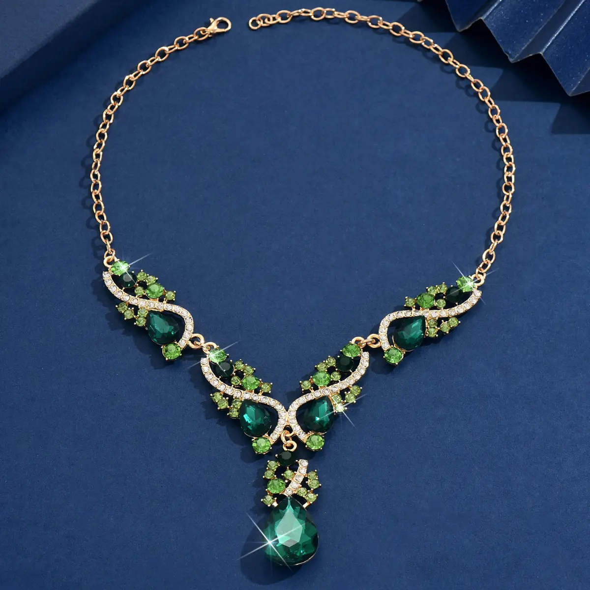 Ladies' fashion trend design, light luxury necklace, jewelry suitable for dates, parties, holidays, gifts