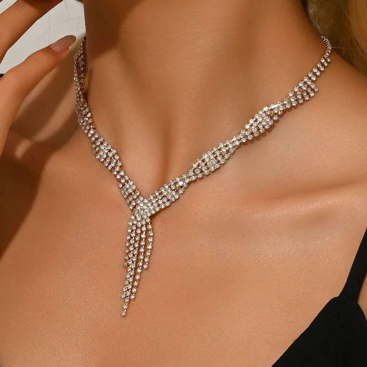 Ladies' fashion trend design, tassel necklace, jewelry suitable for dates, parties, holidays, gifts