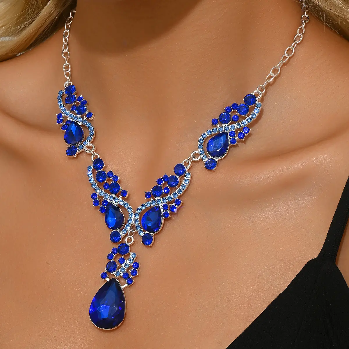 Ladies' fashion trend design, light luxury necklace, jewelry suitable for dates, parties, holidays, gifts