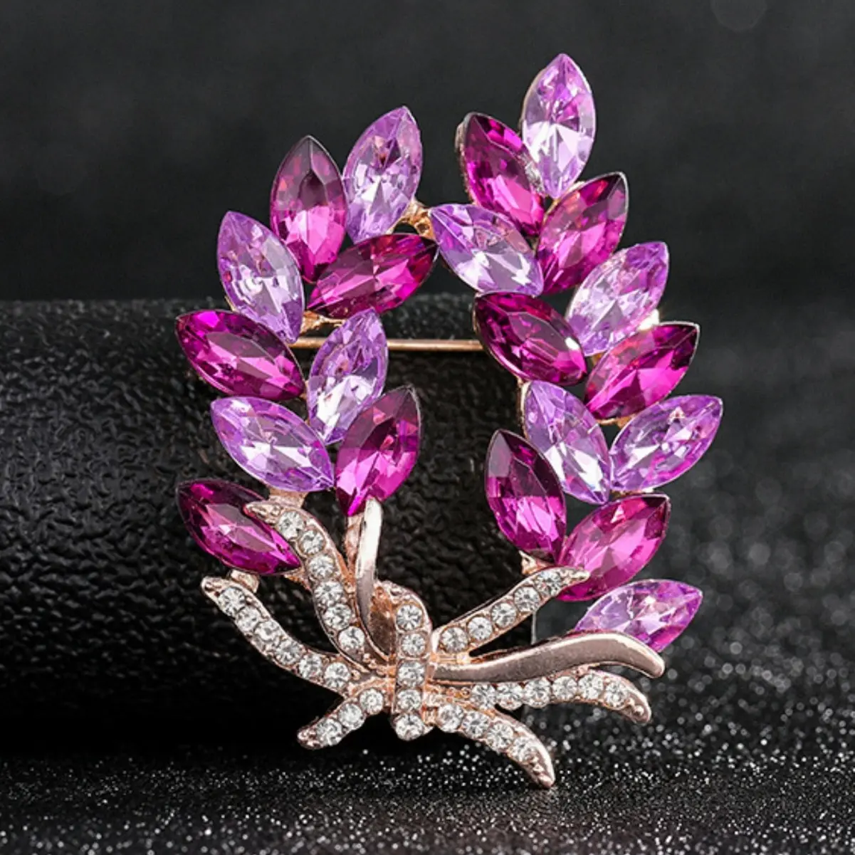 1PC Women's European and American Fashion Trend Leaf Flower Art Crystal brooch Fashion Dressing Banquet Party Festival Gift
