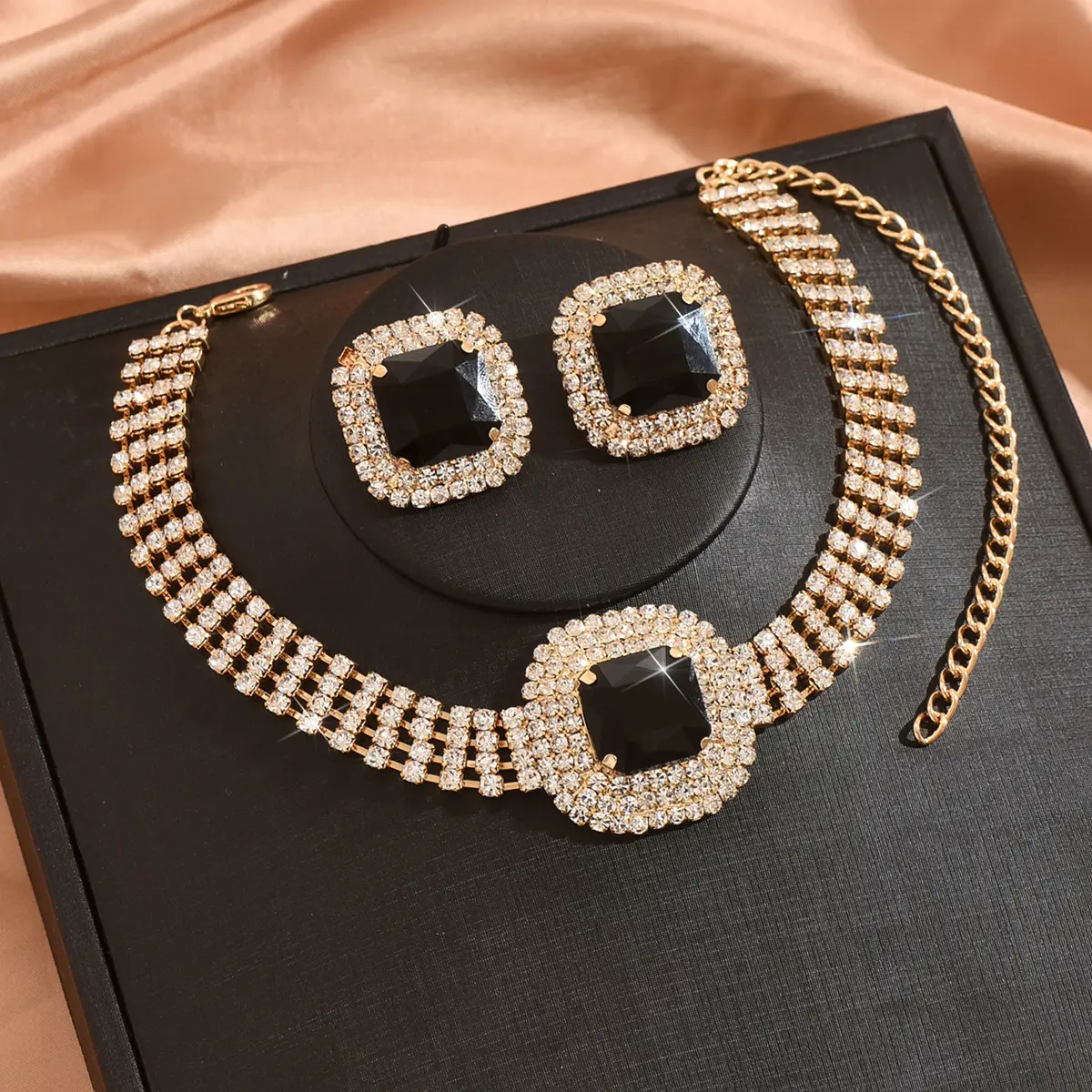 Ladies' Fashion Design Geometric Set Series Necklace Earrings Jewelry Set Wedding Party Festival Gift