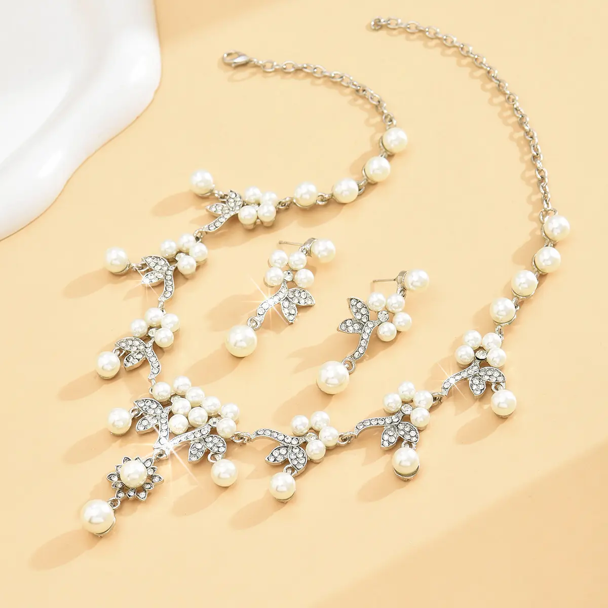 3PC Women's Fashion Imitation Pearl Design Necklace Earrings Jewelry Set Geometric Light Luxury Style Holiday Gift