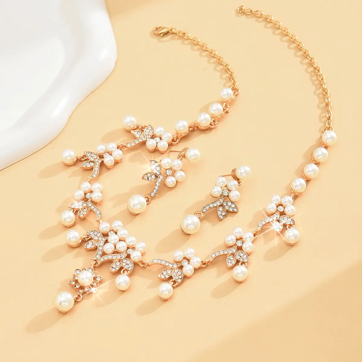 3PC Women's Fashion Imitation Pearl Design Necklace Earrings Jewelry Set Geometric Light Luxury Style Holiday Gift