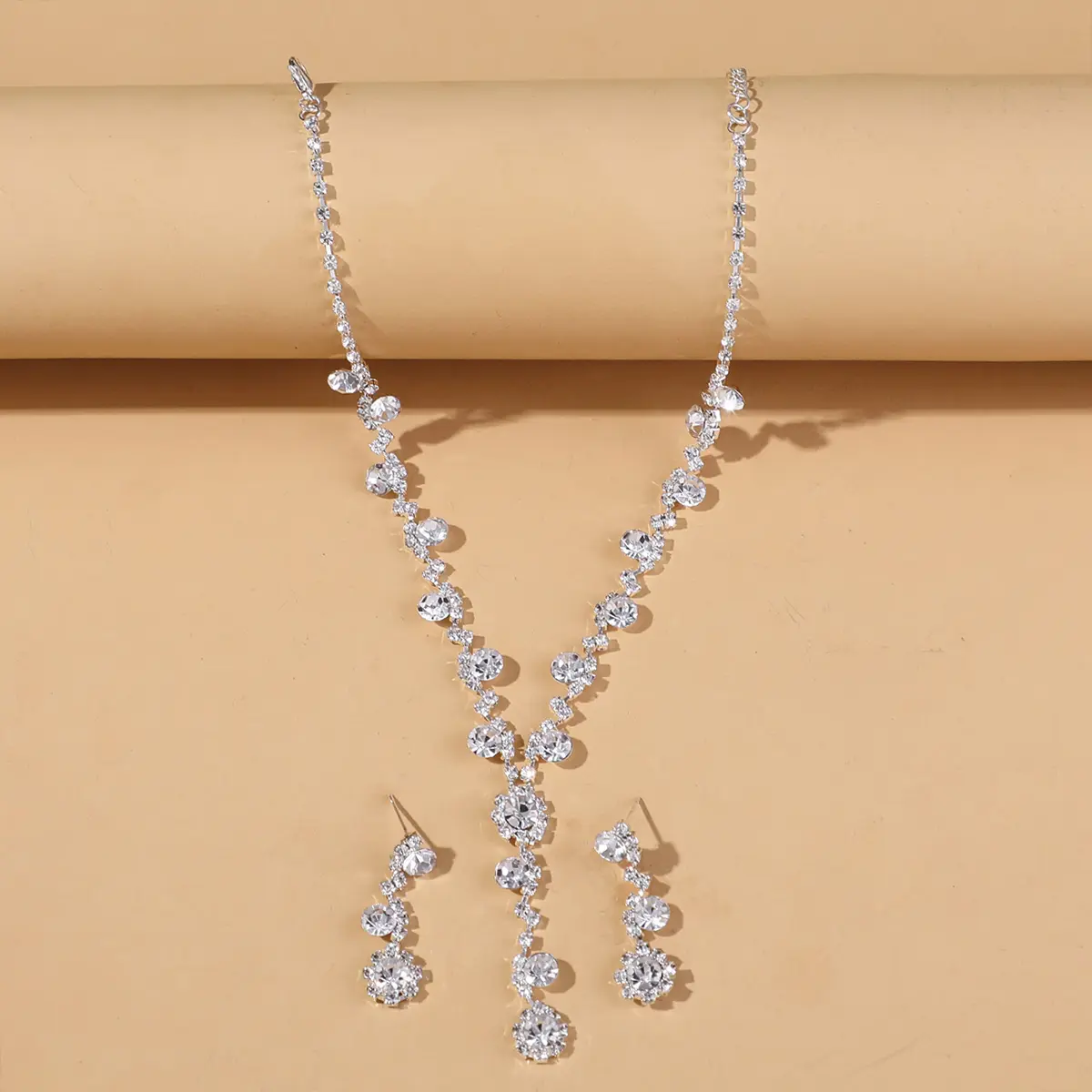 3 pieces of women's fashionable flower rhinestone necklace with earrings set for banquet and party accessories