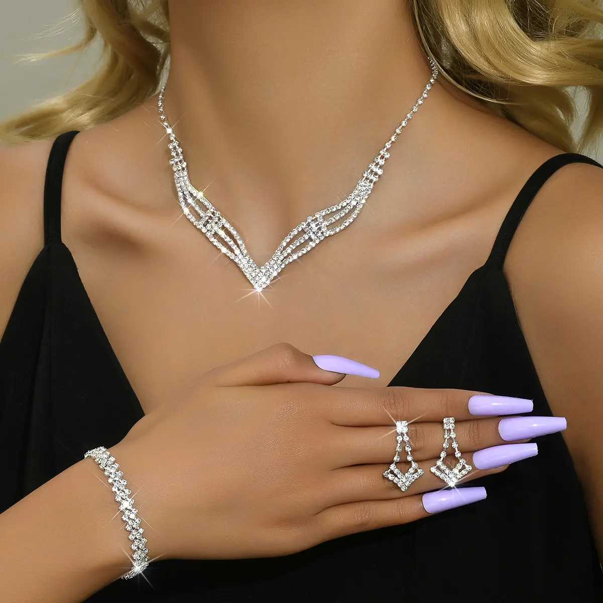 4PC Women's Fashion Geometric Necklace Earrings Bracelet Jewelry Set Simple Light Luxury Style High End Jewelry Set