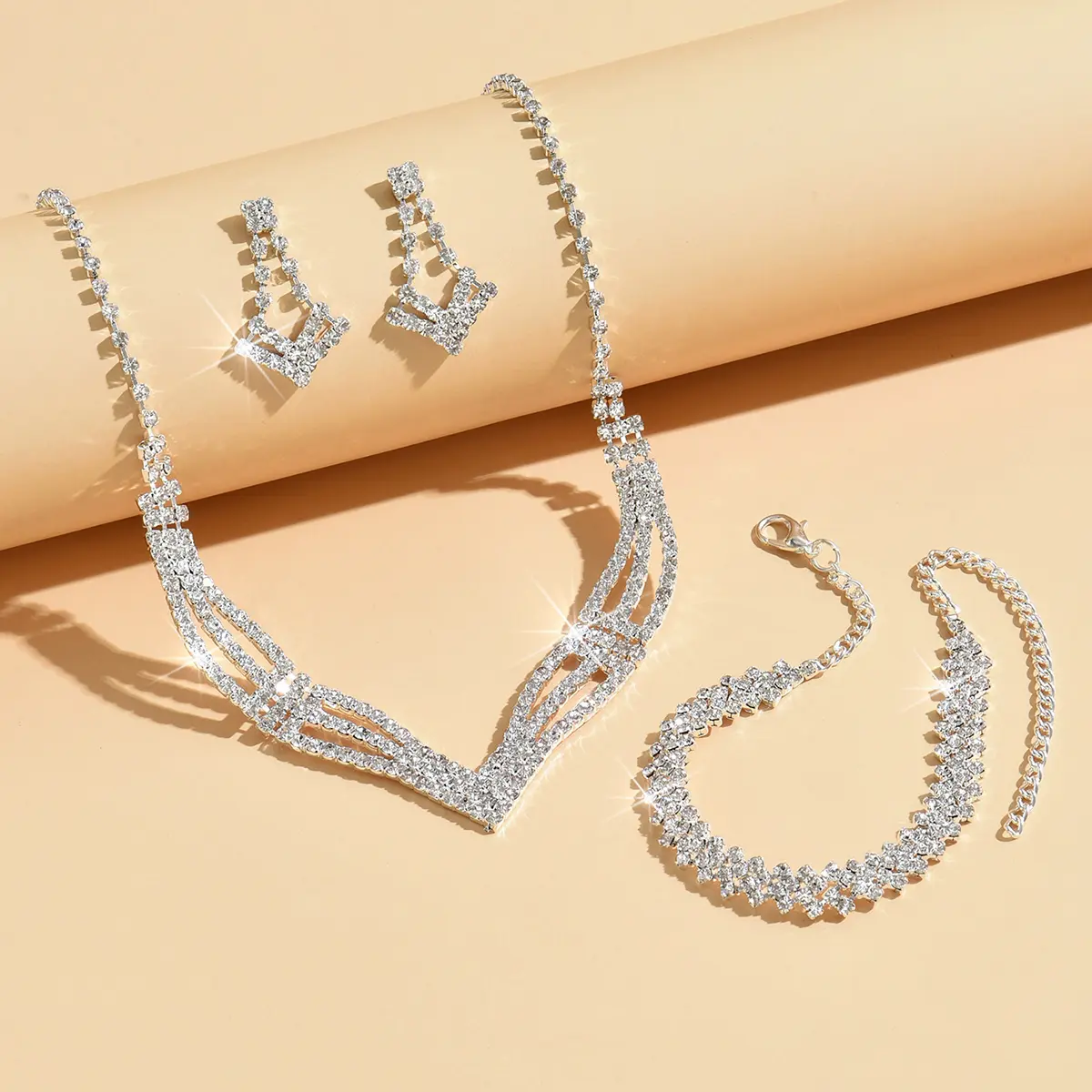 4PC Women's Fashion Geometric Necklace Earrings Bracelet Jewelry Set Simple Light Luxury Style High End Jewelry Set