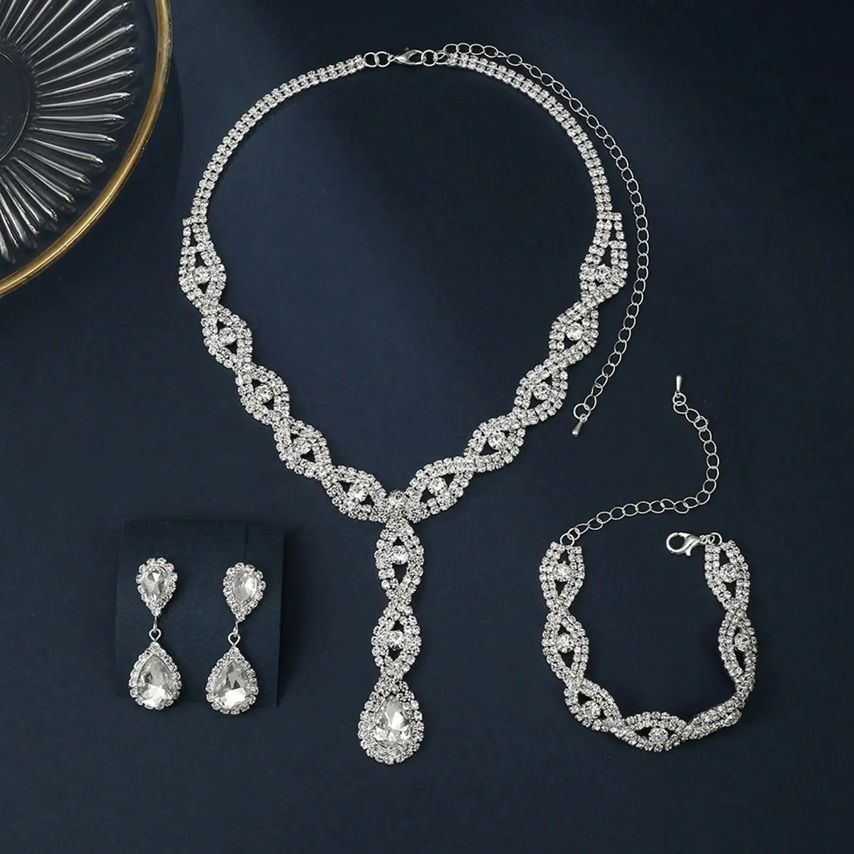 4 pieces of women's fashionable and trendy water drop earrings with necklaces, bracelets, jewelry sets, banquet accessories