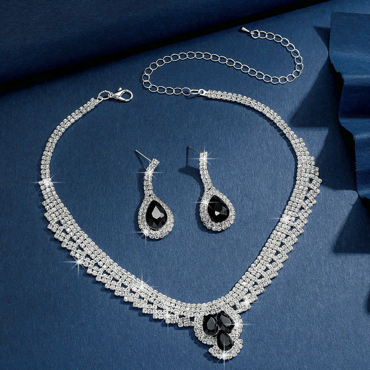 3 Women's Fashion Jewelry Set Geometric Necklace Earrings Jewelry Set Suitable for Party and Holiday Gifts