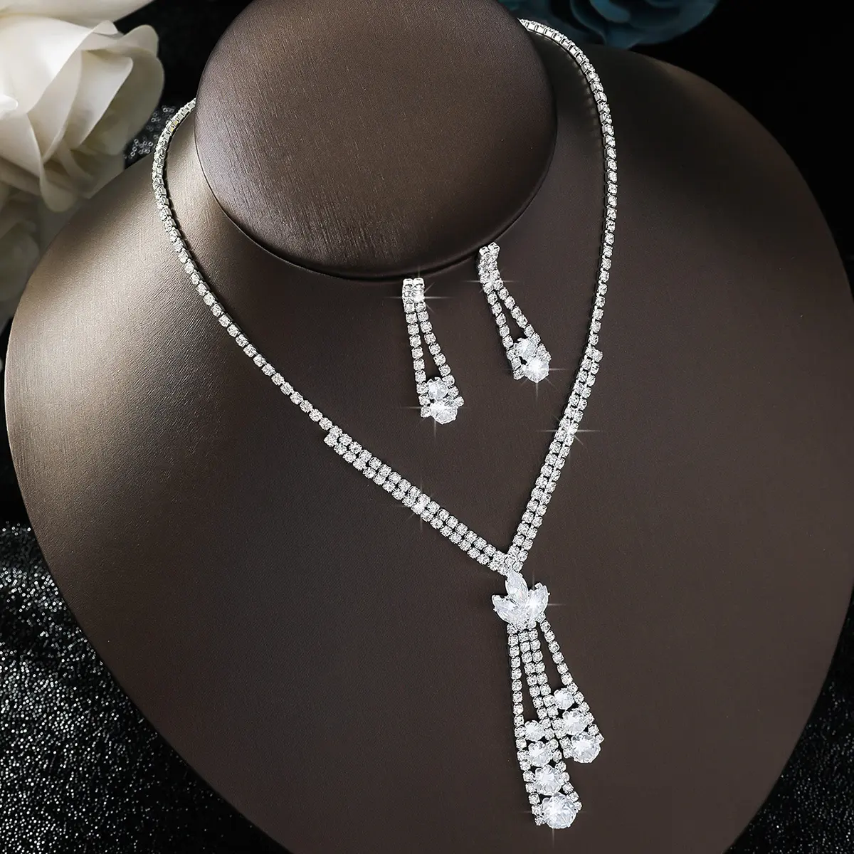 3PC Women's Fashion Design Lotus Geometric Necklace Earrings Jewelry Set Suitable for Wedding Parties and Festival Gifts