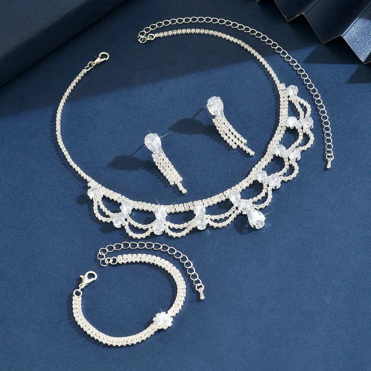 4PC Women's Fashion Water Drop Necklace Earrings Bracelet Jewelry Set Suitable for Wedding, Party, Festival Gifts