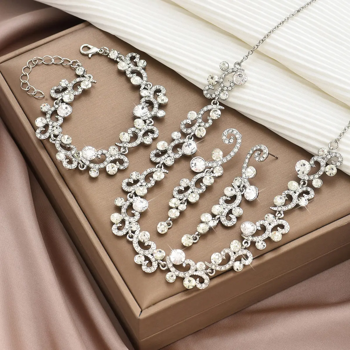 4PC Women's Fashion Water Diamond Petal Necklace Earrings Bracelet Set, Suitable for Wedding, Party, and Festival Gifts