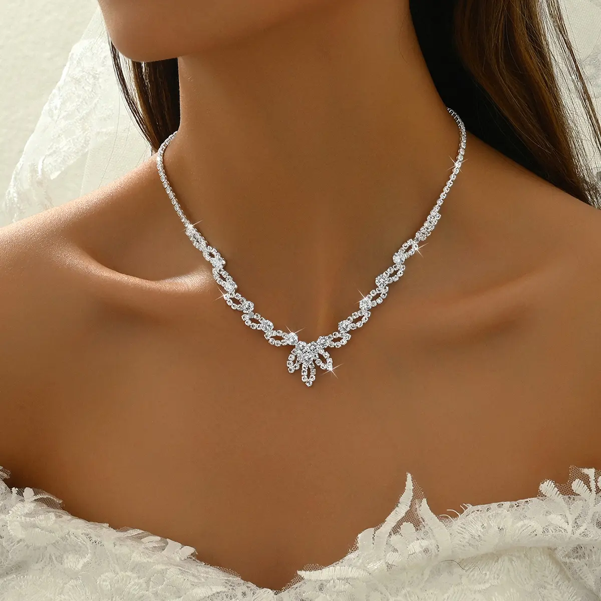 4PC Women's Trendy Claw Chain Temperament Flower Earrings Necklace Bracelet Ring Jewelry Set Wedding Banquet Party Holiday Gift