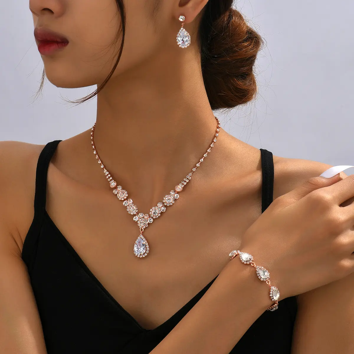 4PC Women's Fashion Copper Inlaid Claw Chain Water Drop Necklace Earrings Bracelet Set Suitable for Wedding, Party, Festival Gif