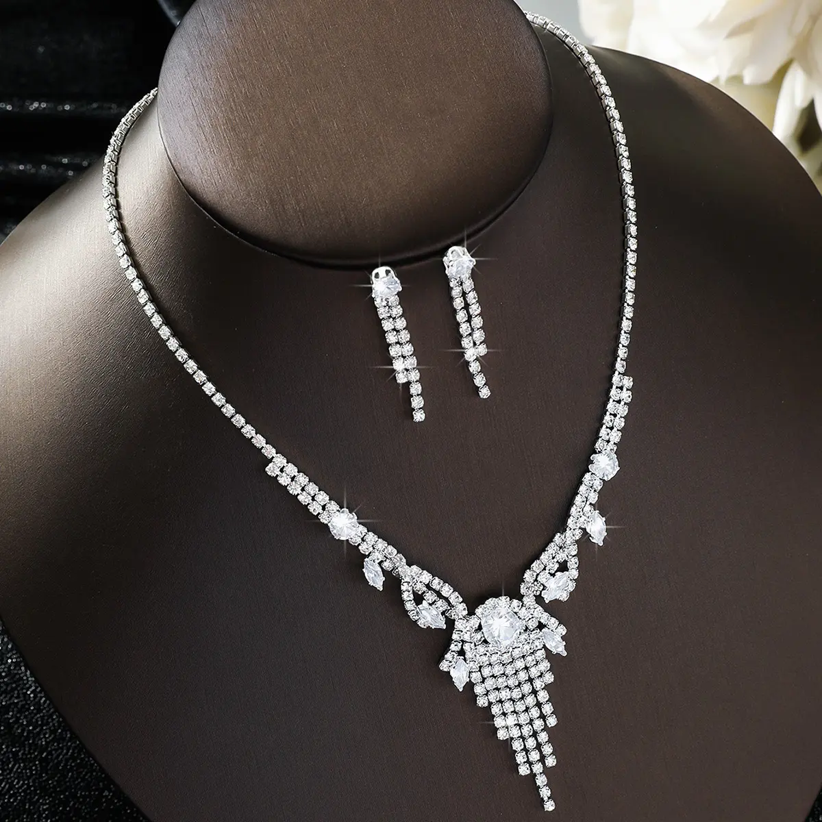 3PC Women's Fashion Copper Inlaid Diamond Claw Chain Tassel Necklace Earring Set Suitable for Wedding, Party, Festival Gifts