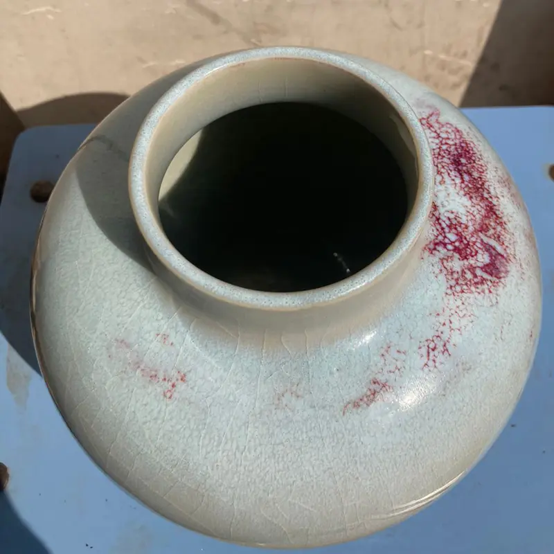 Short-necked vase Ceramic vase ornamental vase handicrafts Jun porcelain has ice cracks open pieces of under-glaze bubbles