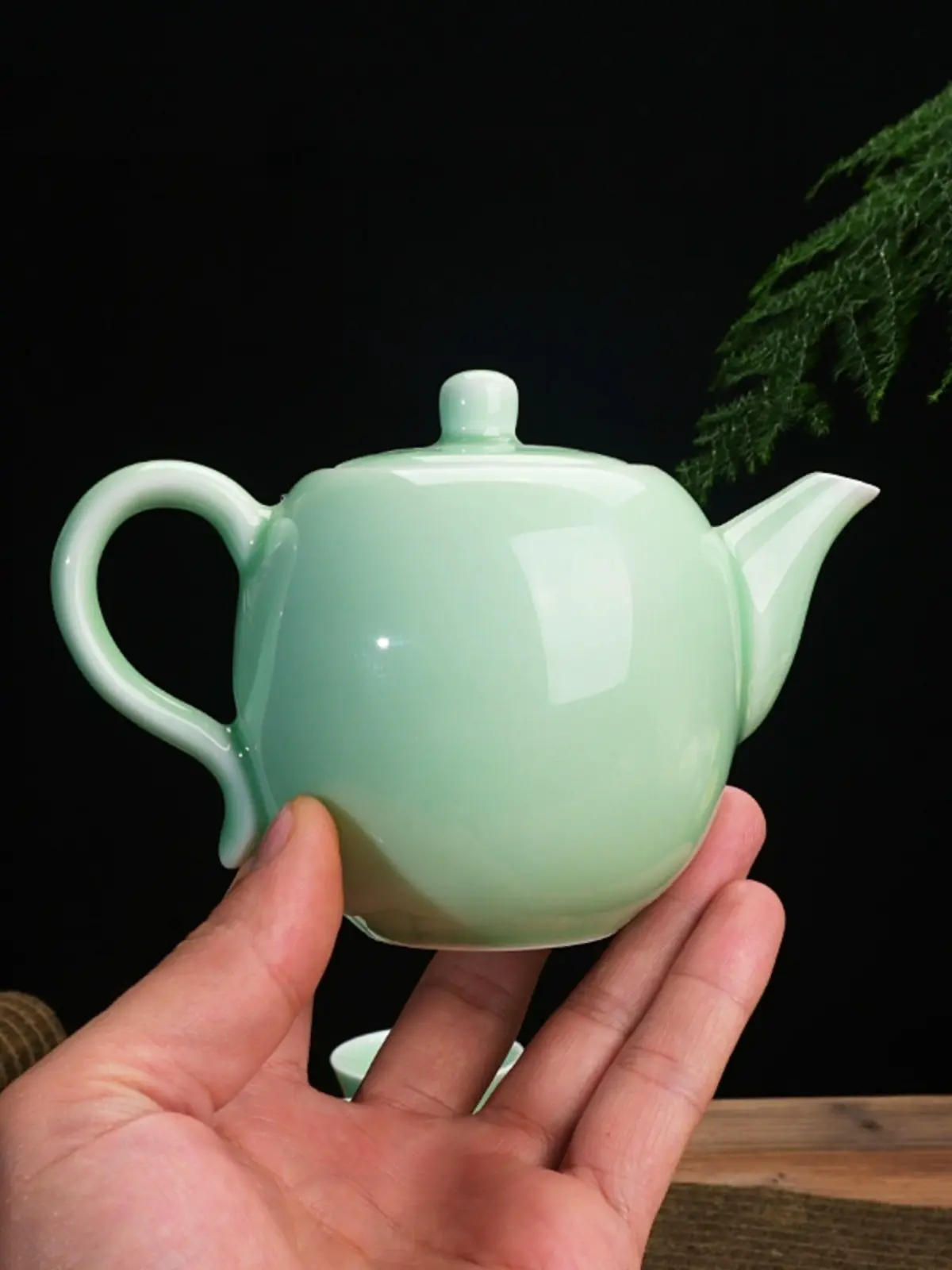 Celadon tea set little teapot tea making single handle pot ceramic tea set cup tea strainer set household handle teapot