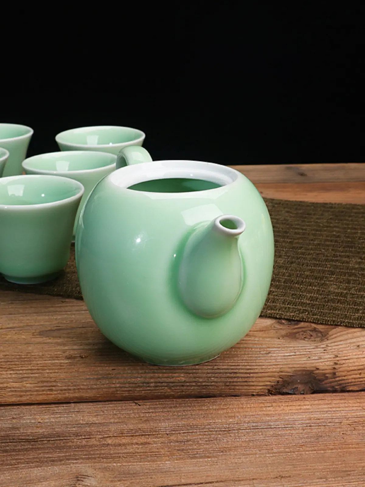 Celadon tea set little teapot tea making single handle pot ceramic tea set cup tea strainer set household handle teapot