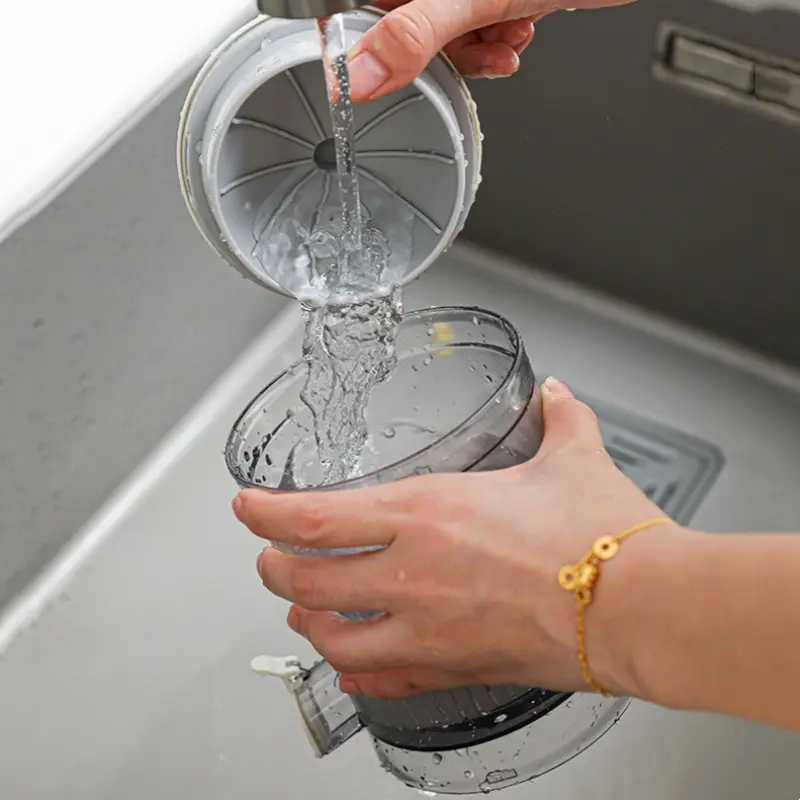 Portable Household Juicer Juice Extractor Juice Separating Extractor USB Charging Fruit Juice Extractor Multi-functional Juicer