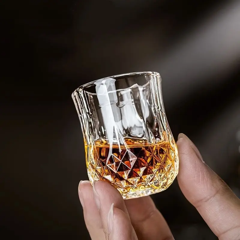 6Pcs Whiskey Glass Cup Rum Liqueur Mini Shot Glass Creative Diamond Shaped Vintage Relief Cup Household Party Bar Drinking Tools