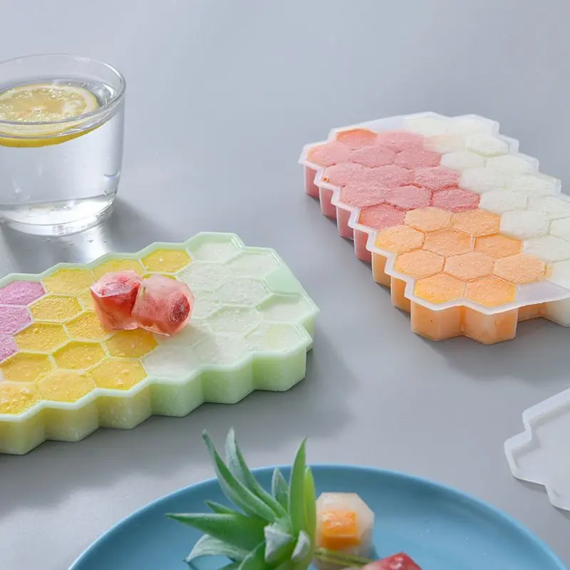 Silicone Ice Mold with Silicone Lid Reusable Ice Maker DIY Ice Fruit Juice Honeycomb Ice Tray for Chilled Drink Whiskey Cocktail