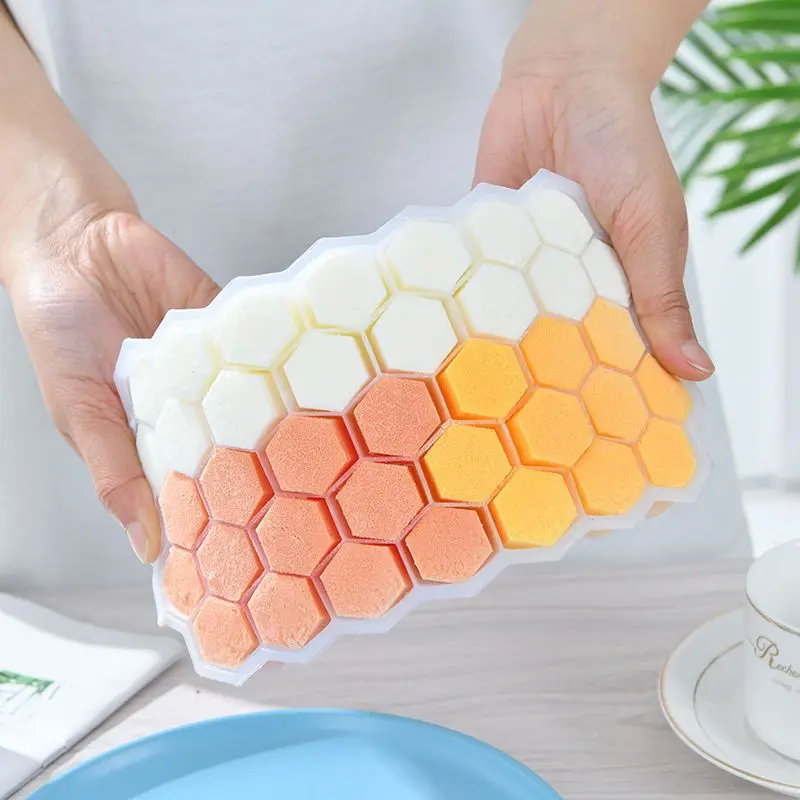 Silicone Ice Mold with Silicone Lid Reusable Ice Maker DIY Ice Fruit Juice Honeycomb Ice Tray for Chilled Drink Whiskey Cocktail