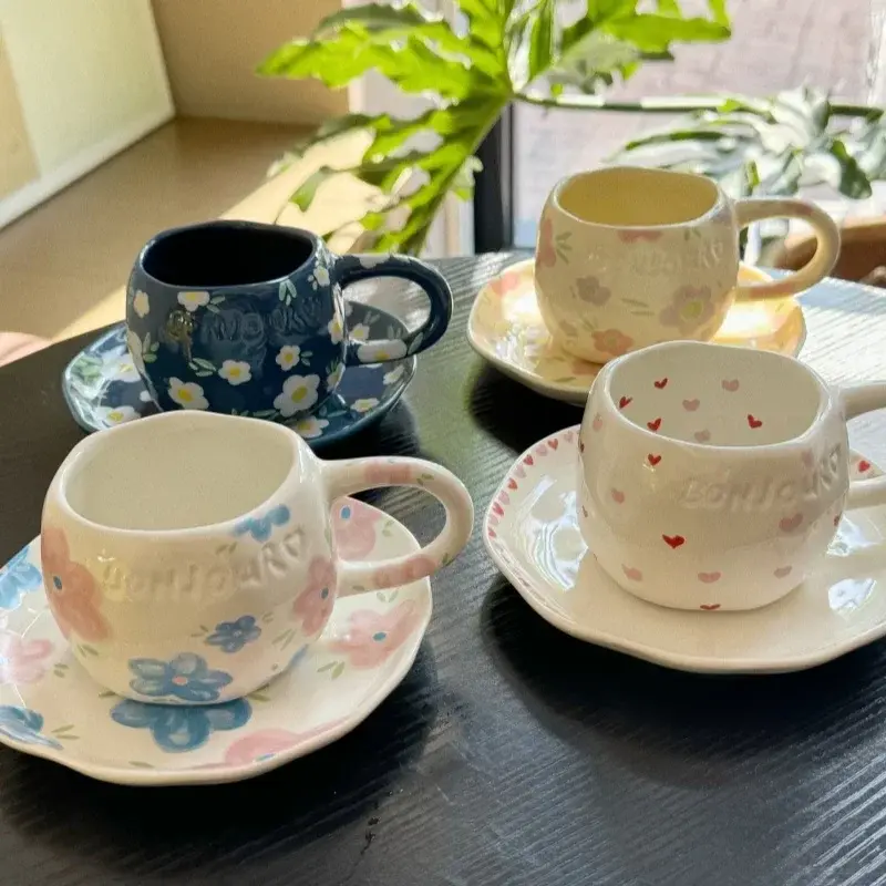 Cute Coffee Cup and Saucer Hand-painted Flower Love Heart Pattern Ceramic Cups Afternoon Tea Mug Home Office Water Cups Gifts