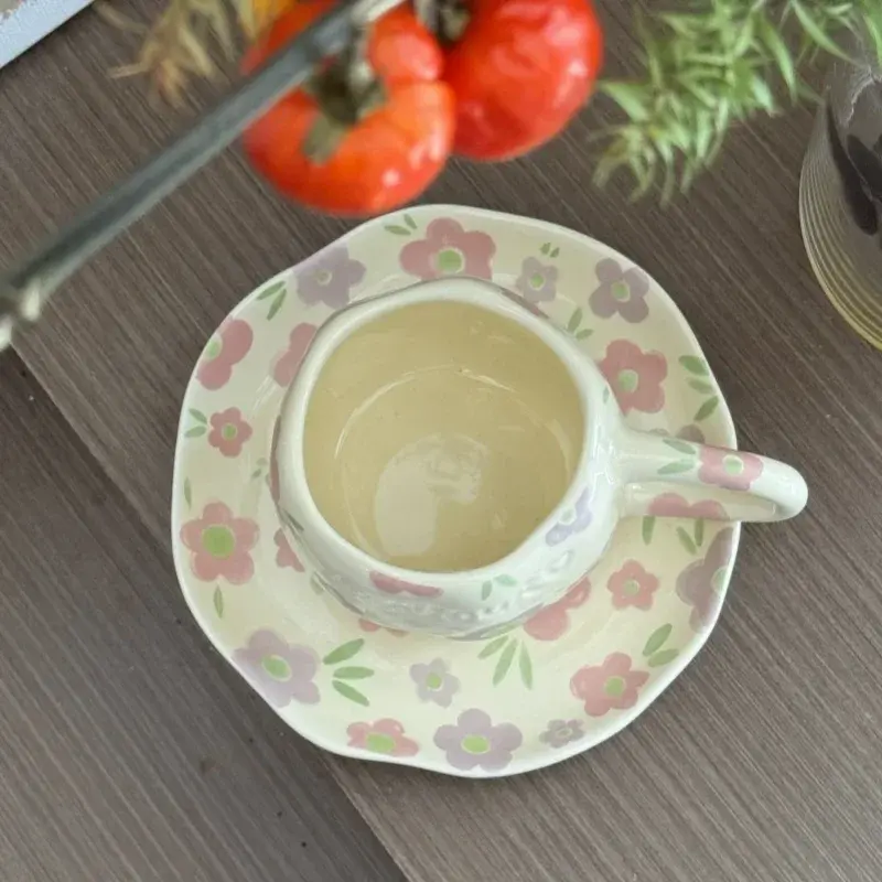Cute Coffee Cup and Saucer Hand-painted Flower Love Heart Pattern Ceramic Cups Afternoon Tea Mug Home Office Water Cups Gifts