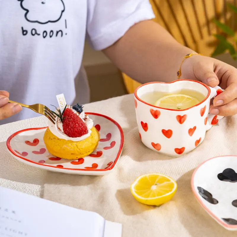 Novelty Hand Painted Coffee Tea Cup Creative Heart Cup Ceramics Milk Cups Porcelain Coffee Cups Wholesale Tableware Cups Gift