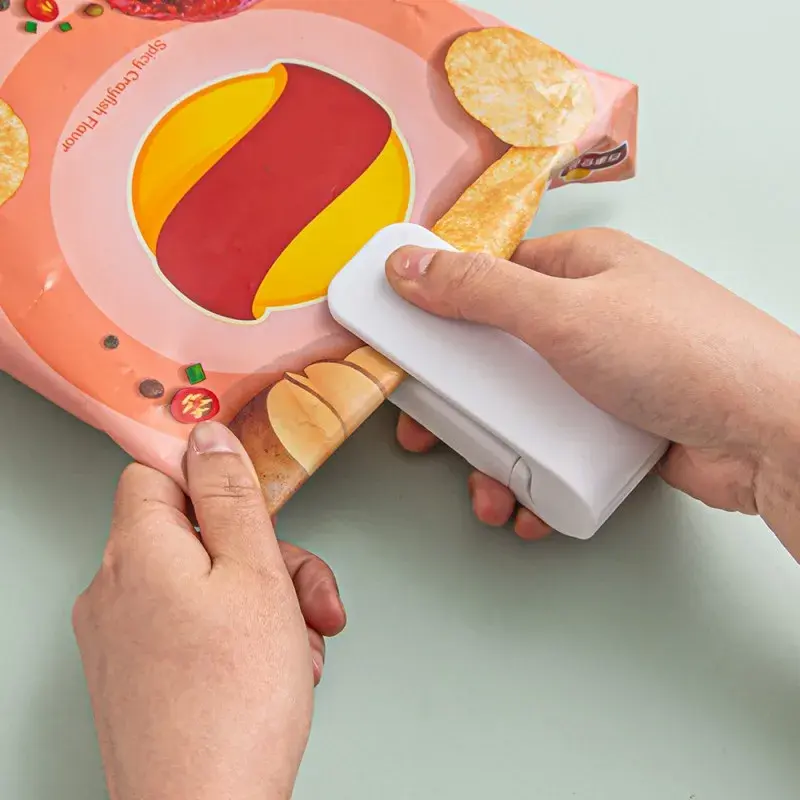 Portable Sealing Clip Household Sealing Machine Snack Moisture-proof Sealer Hand Press Sealer Food Fruit Snack Preservation Tool