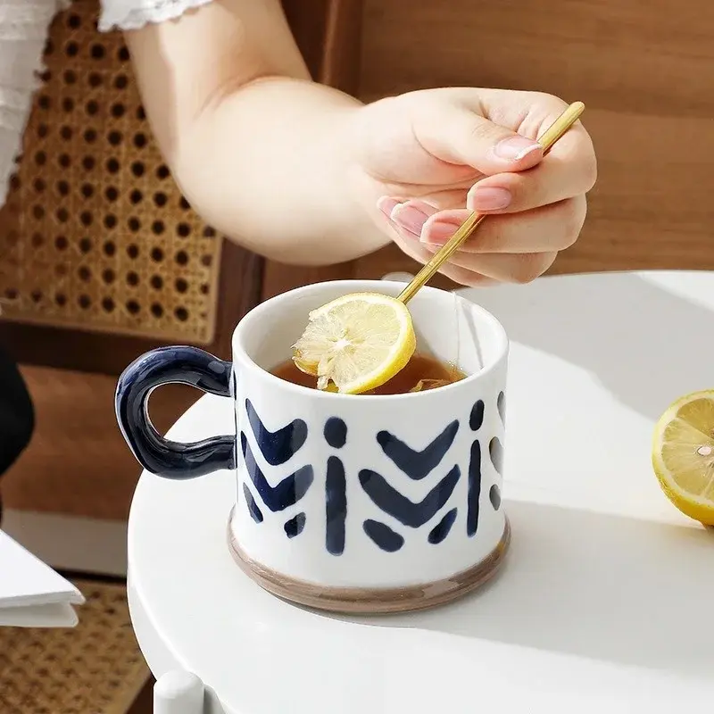 Japan Style Ceramic Hand-painted Underglaze Color Mug Large Capacity 400ML Coffee Cup Water Cup Tea cup Breakfast  Drinkware