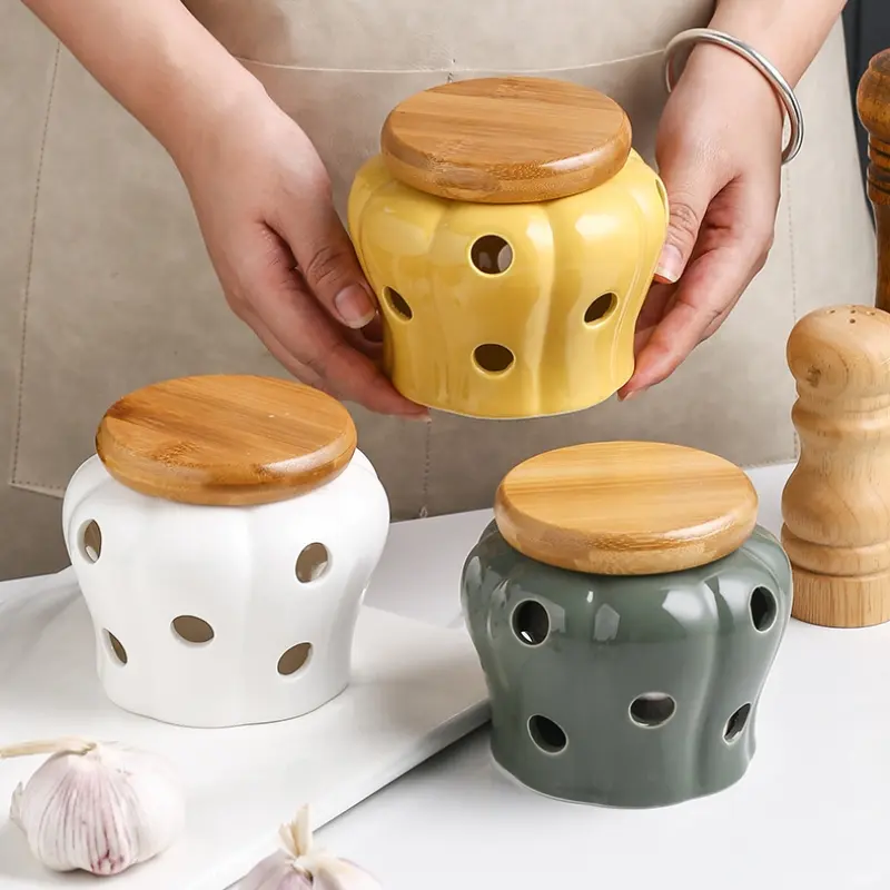 Pumpkin Jar with Lid Hollow Out Kitchen Ventilation Storage Tank Durable Ceramic Garlic Ginger Dried Chili Pepper Storage Jars