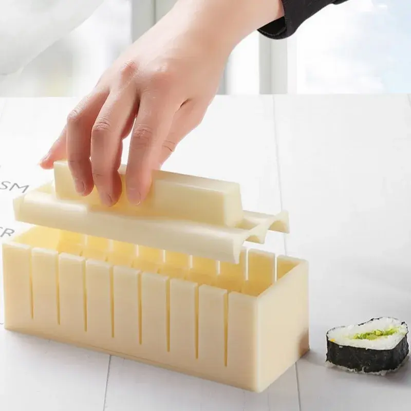 Sushi Making Kit Plastic Kimbap Sushi Rolls Mold Round Square Heart-shaped DIY Kitchen Sushi Making Tools Home Cake Roll Mold
